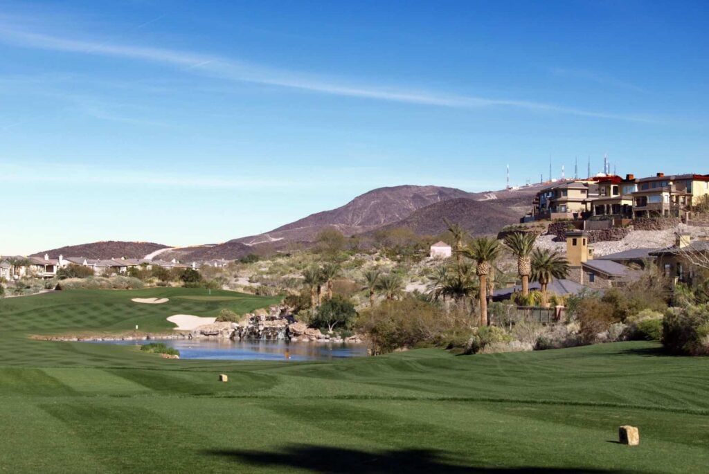 What is the average day for someone who lives in MacDonald Highlands?