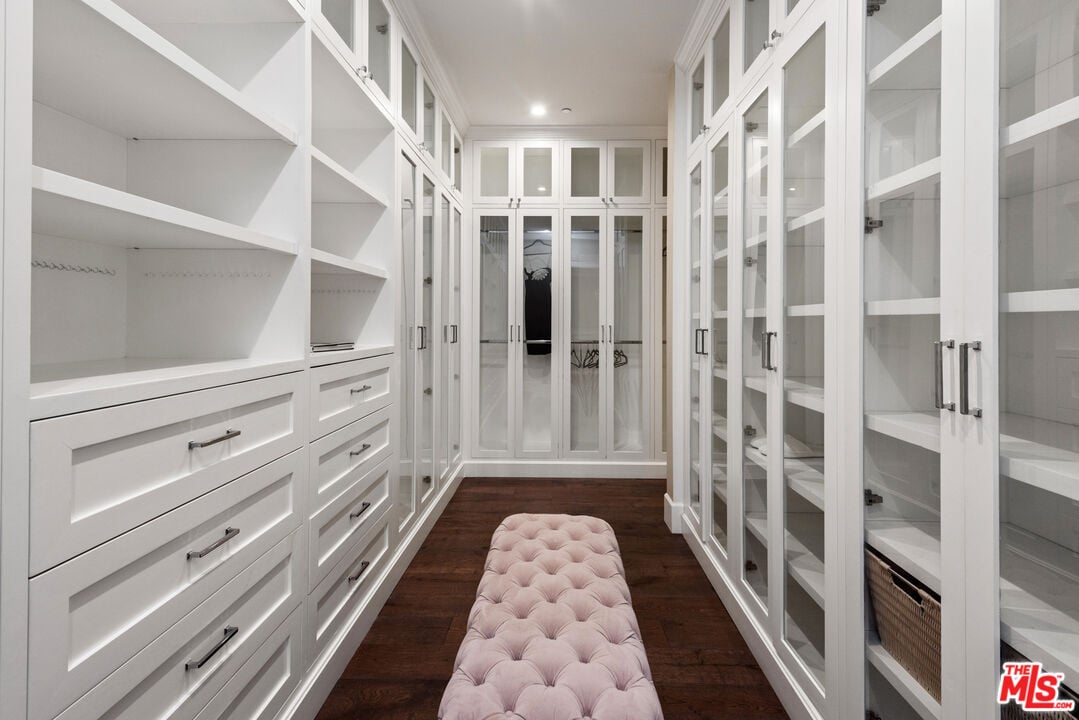 Luminor Heights, Laurel Canyon Blvd, 90046