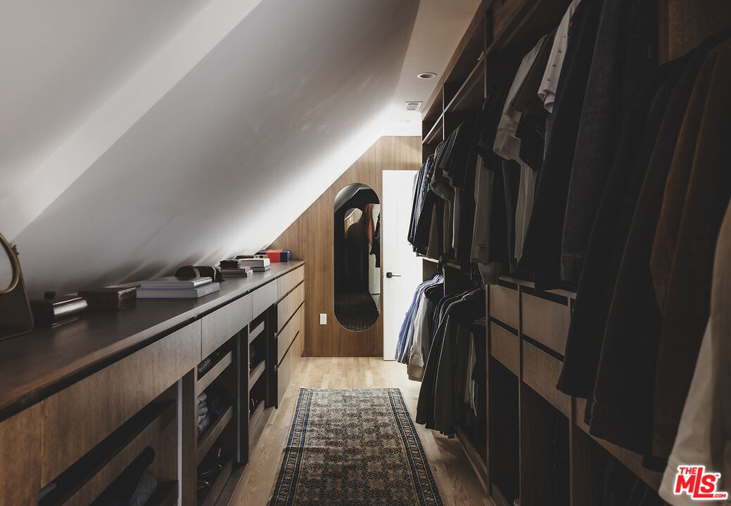 Nova Pavilion, El Cerrito Pl, 90068