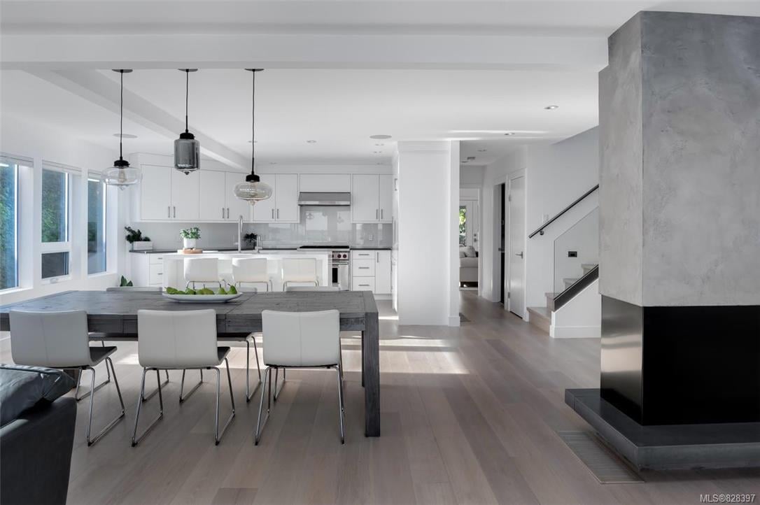 2378 Esplanade