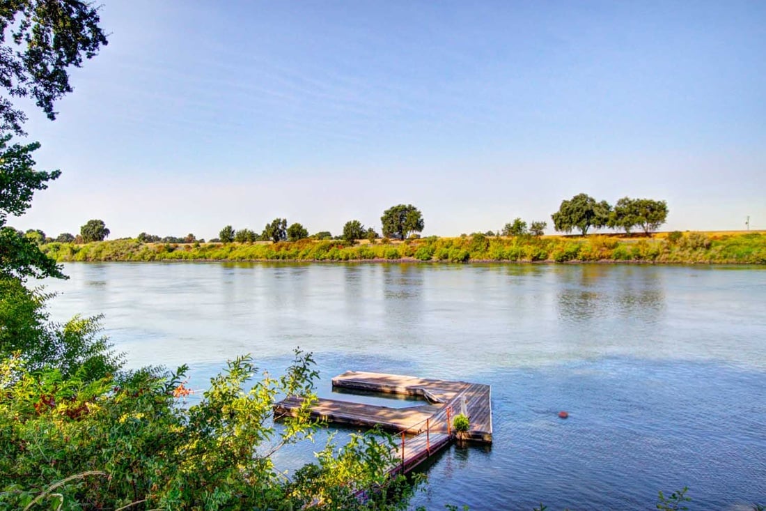 River Front Luxury Modern Home at 6333 Garden Highway!