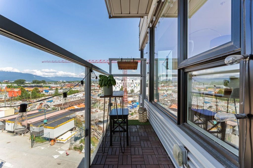 384 E 1st Ave, #615