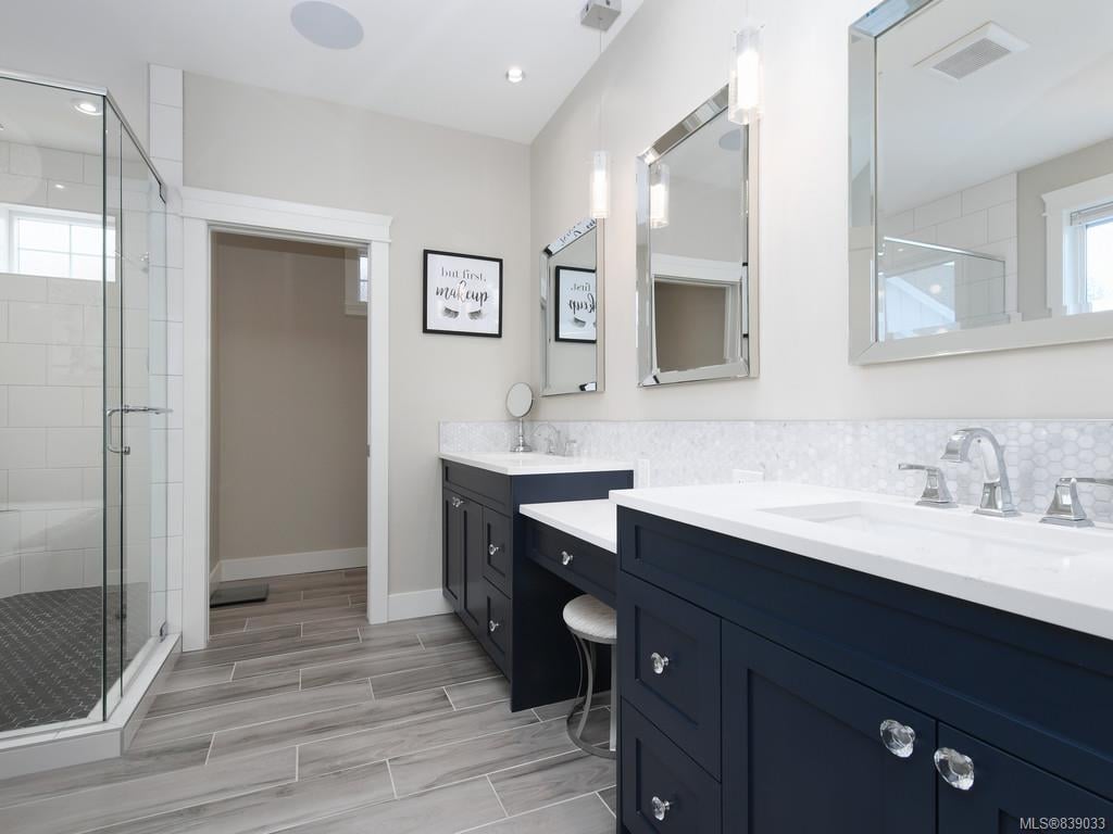 1401 Grand Forest Close