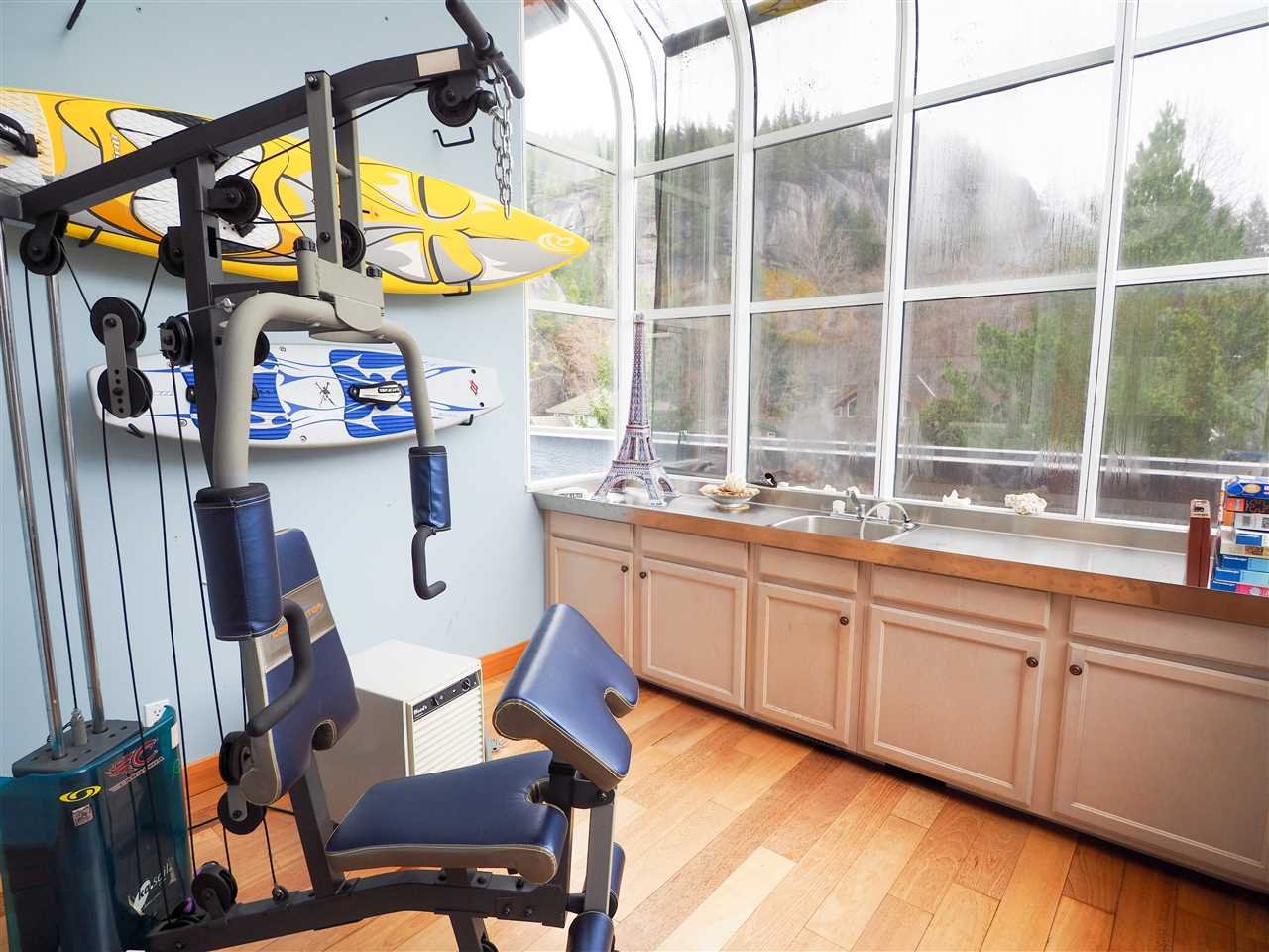 1005 Panorama Pl