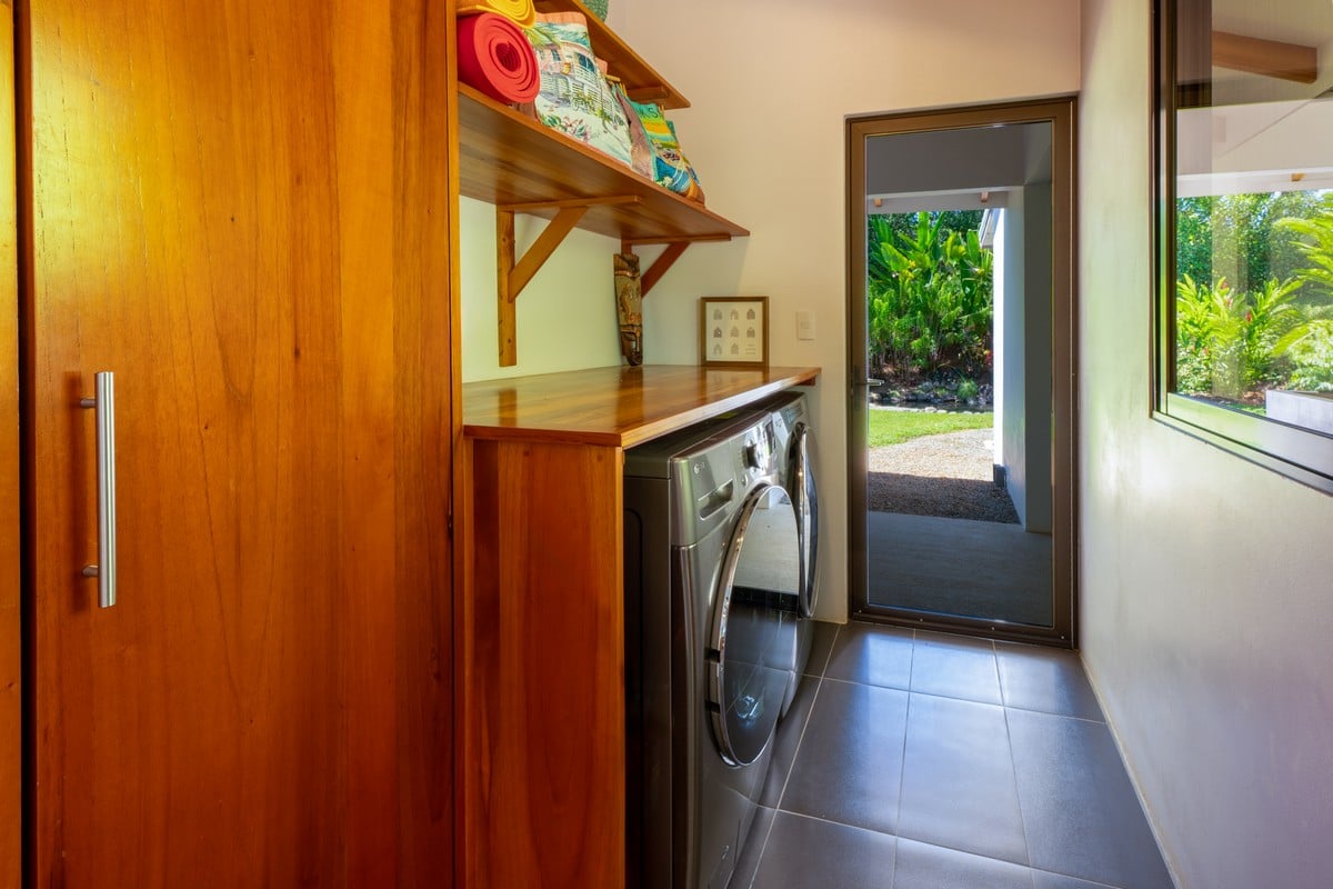  3 Bedroom Stunning Luxury Home Featuring Sweeping Valley & Ocean Views, 5.67 ACRES 