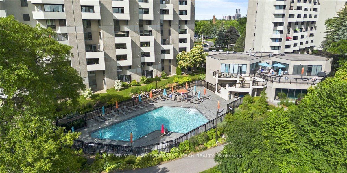 FAMILY LIVING PENTHOUSE