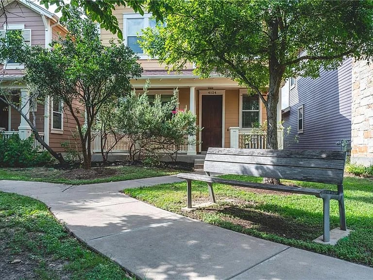 4124 Scales St
