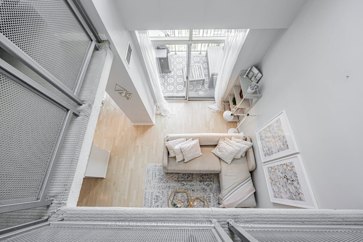 VIBRANT KING WEST PENTHOUSE