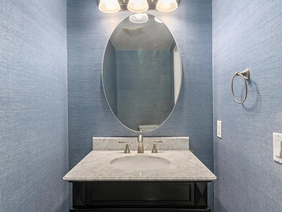 Spacious West Hollywood Townhome with 2 Beds, 3 Baths & Prime Location