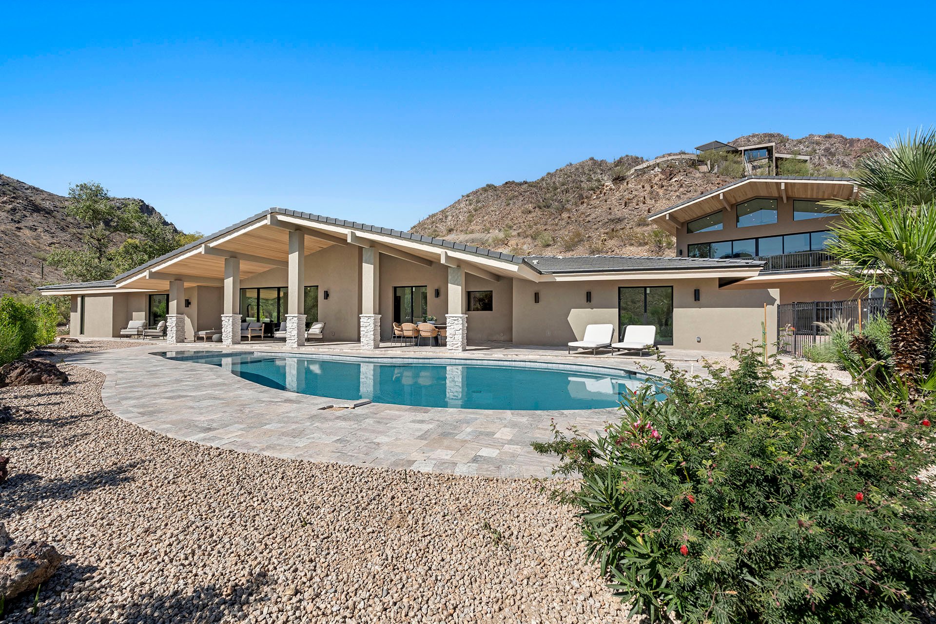 3500 E LINCOLN Drive 26