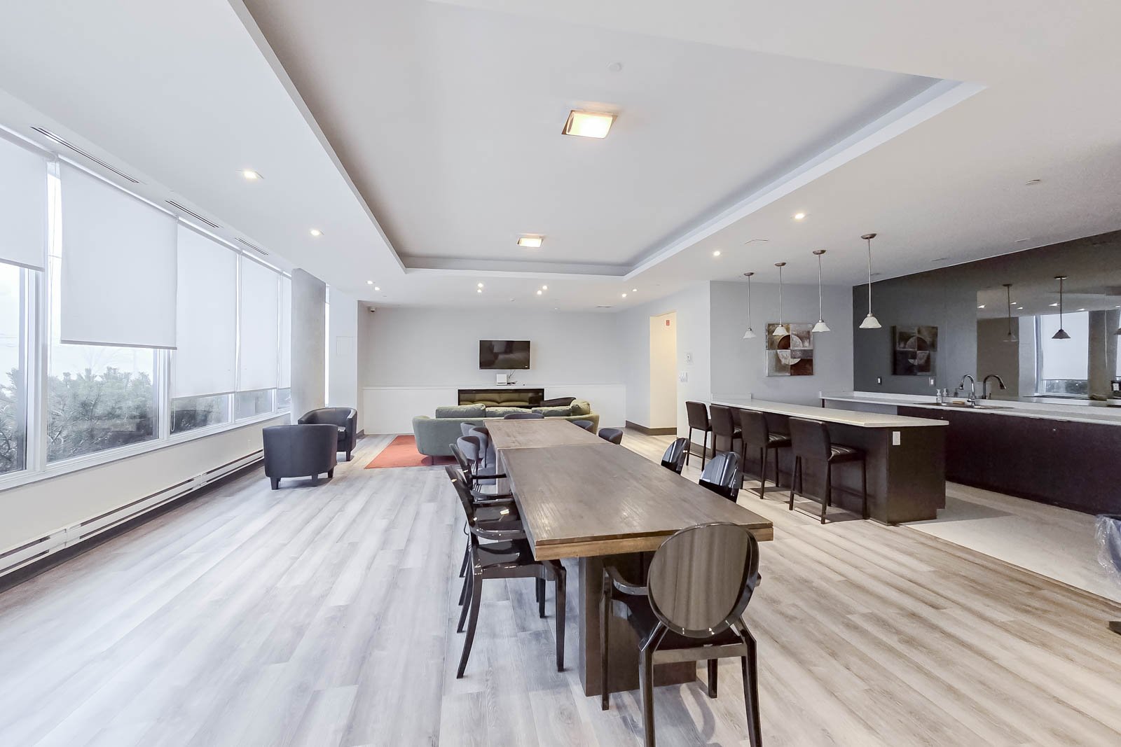 424-3560 St Clair Ave E