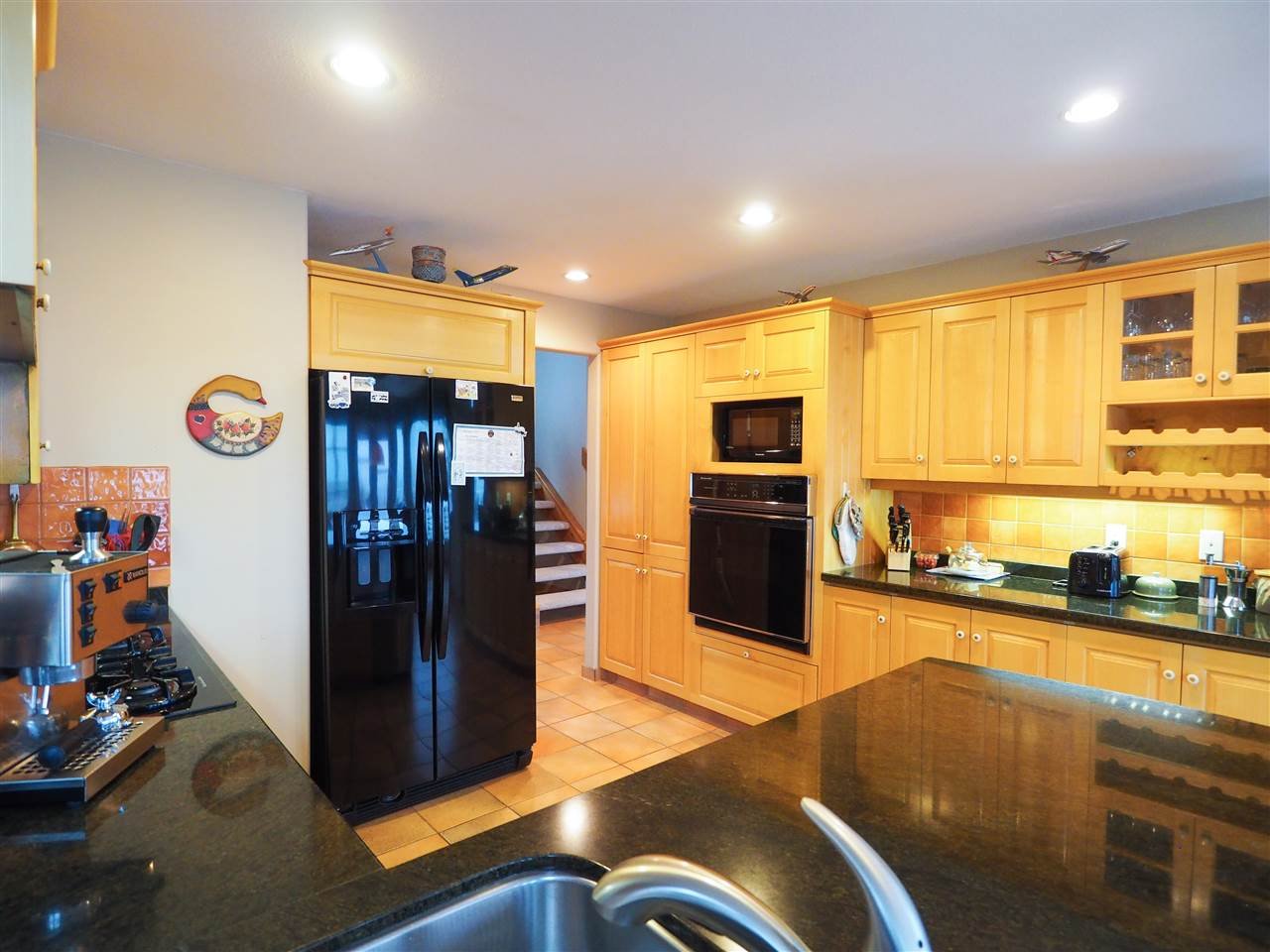 2003 Cliffside Ln