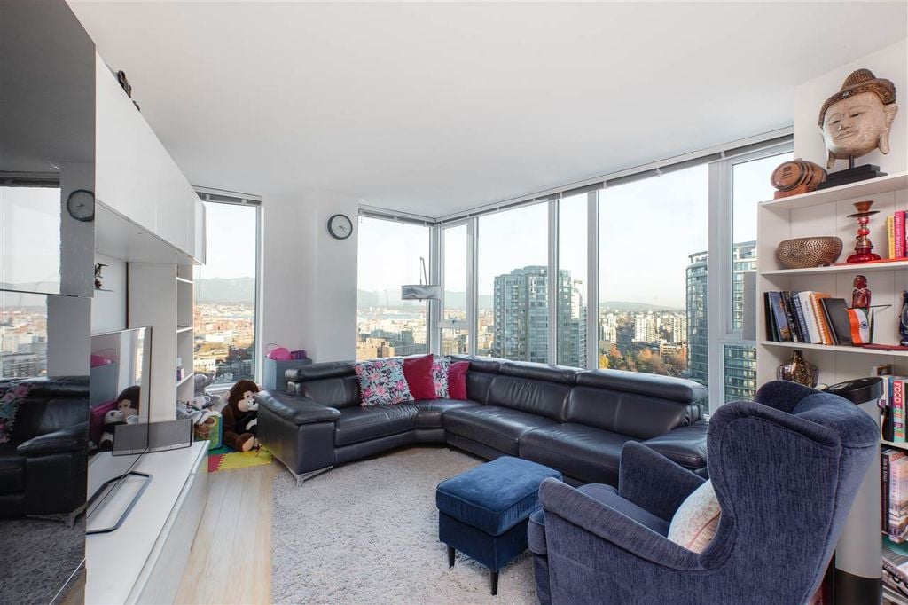 188 Keefer Pl, #2305