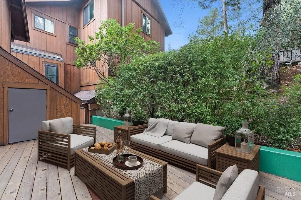 891 Magnolia Ave