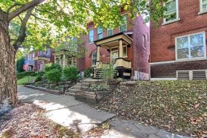 3854 Connecticut Street, St. Louis, MO 63116