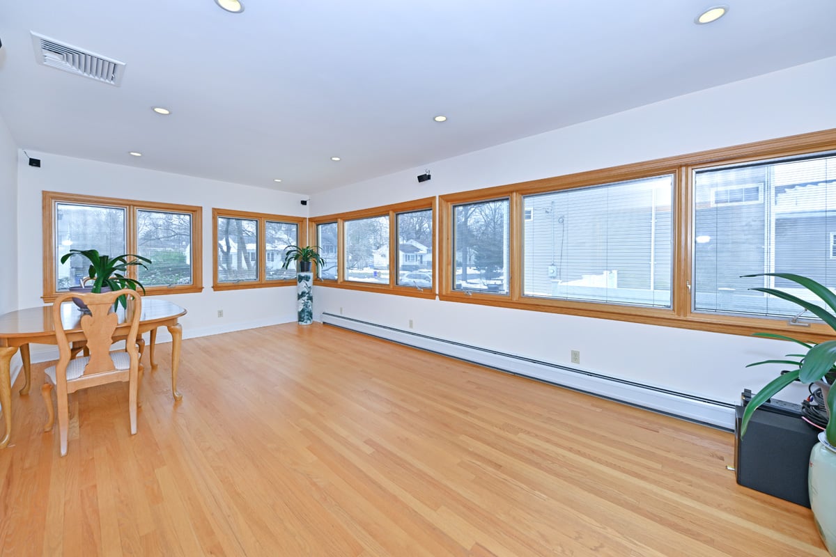 23 Spruce Pl