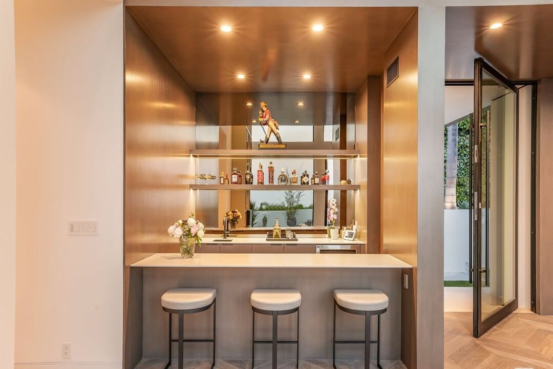 Monarch Crest, Sierra Mar Pl, 90069