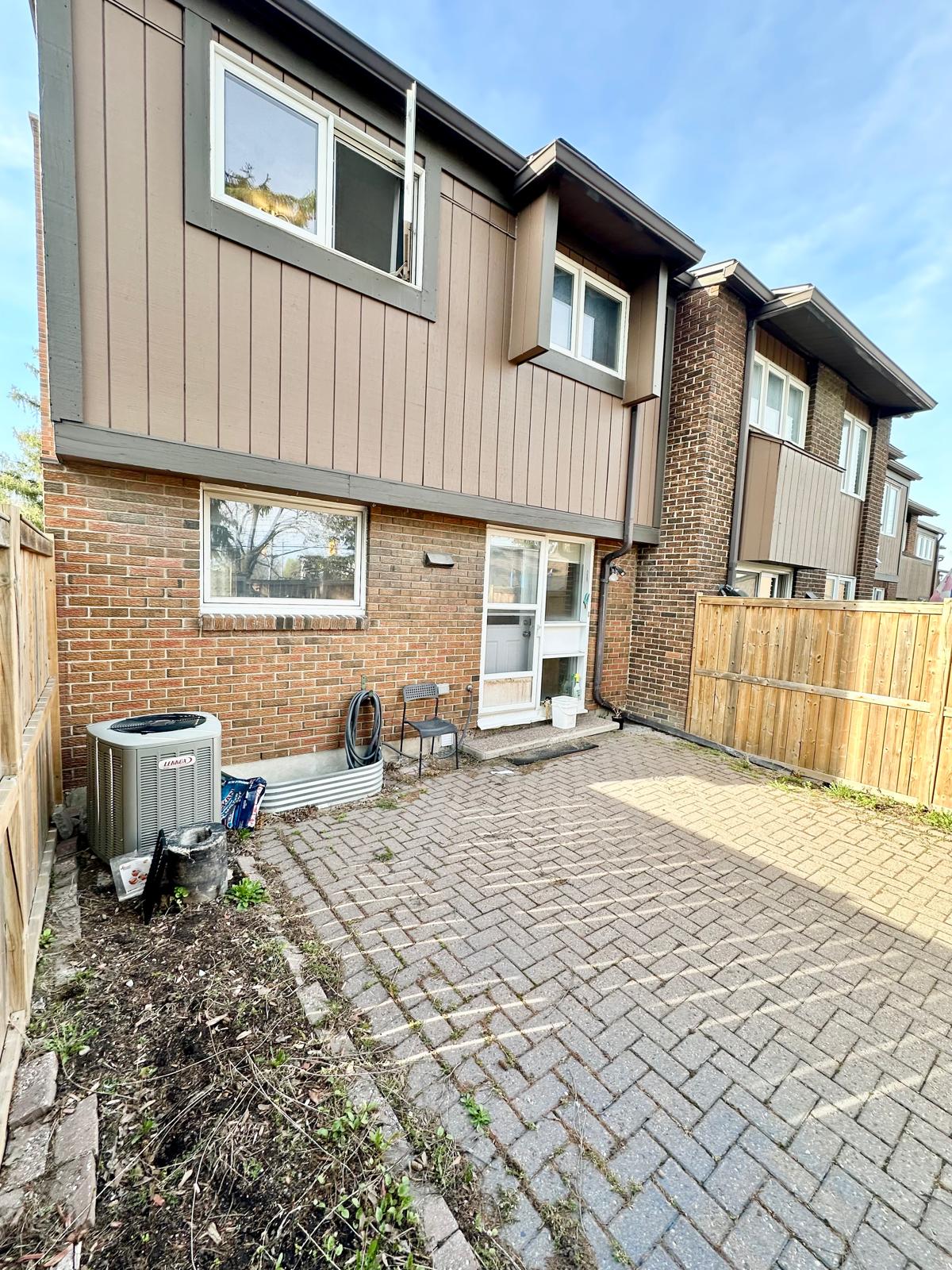 2111 Montreal Road Unit: 76
