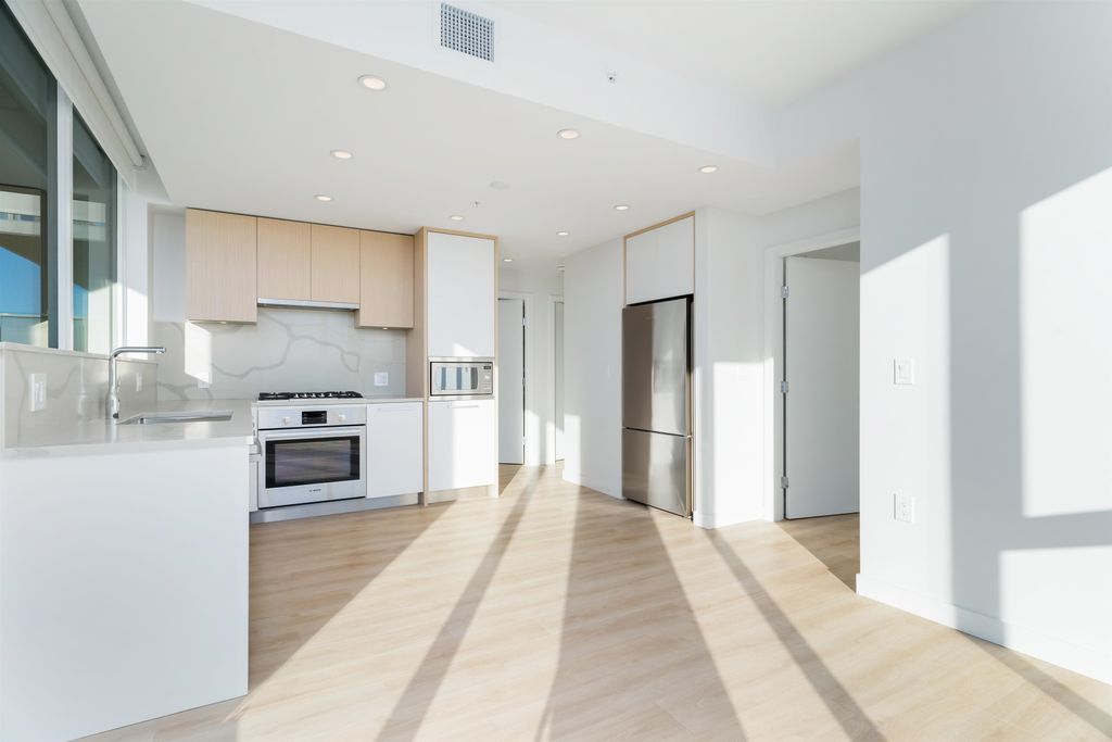 567 Clarke Rd, #2009