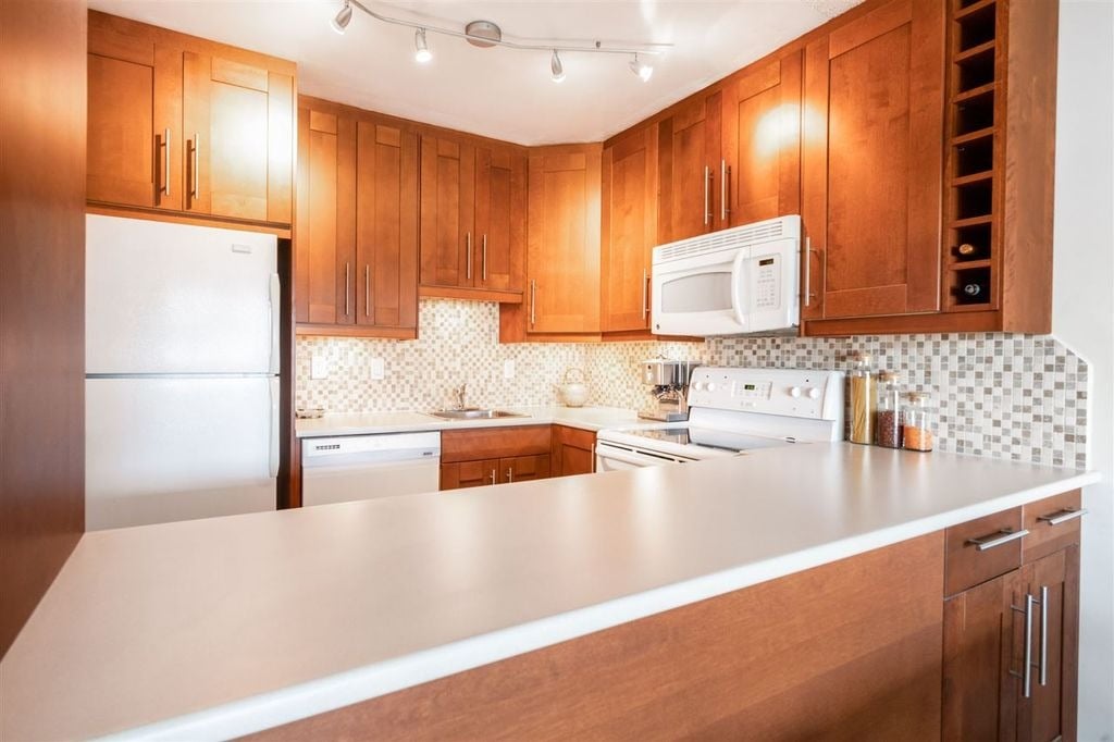 1877 W 5th Ave, #302