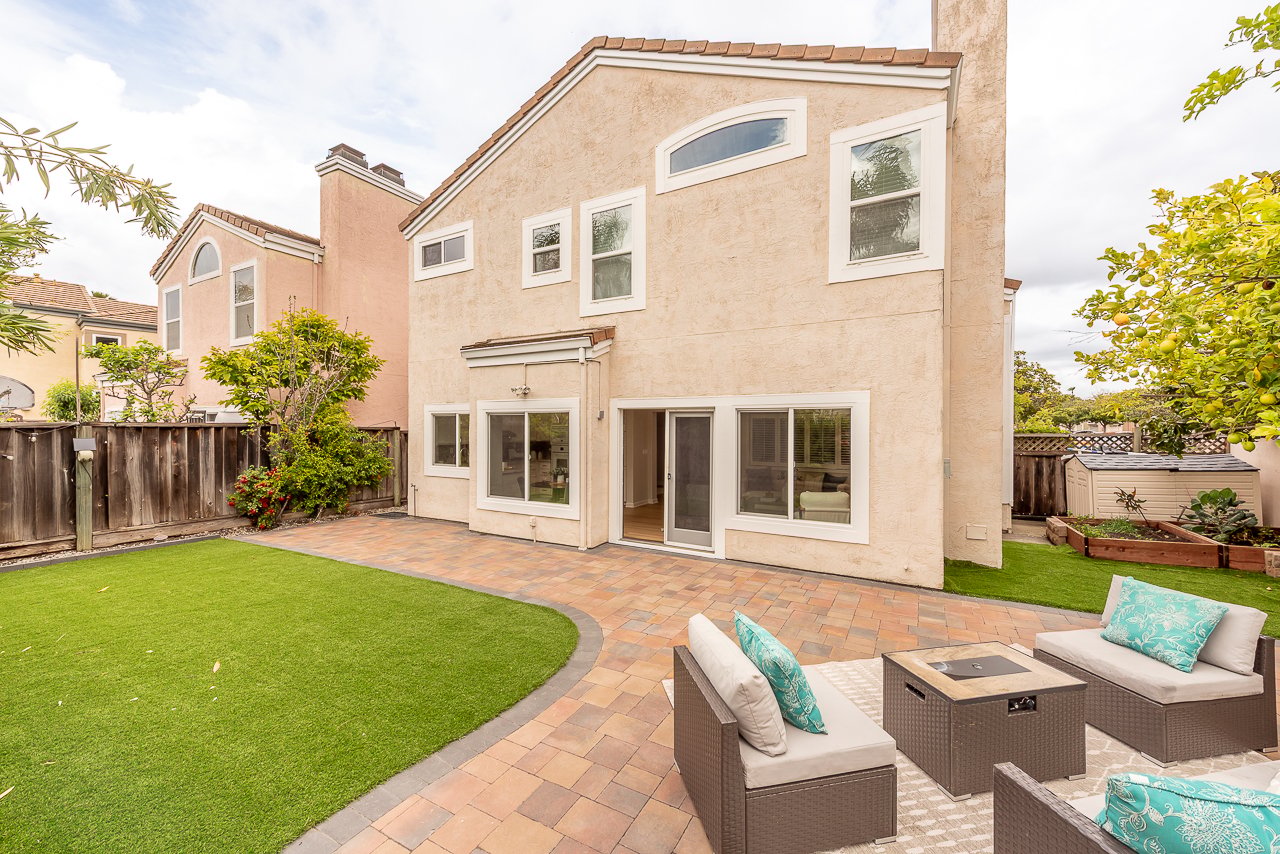 Meridien Court - Gated Community!