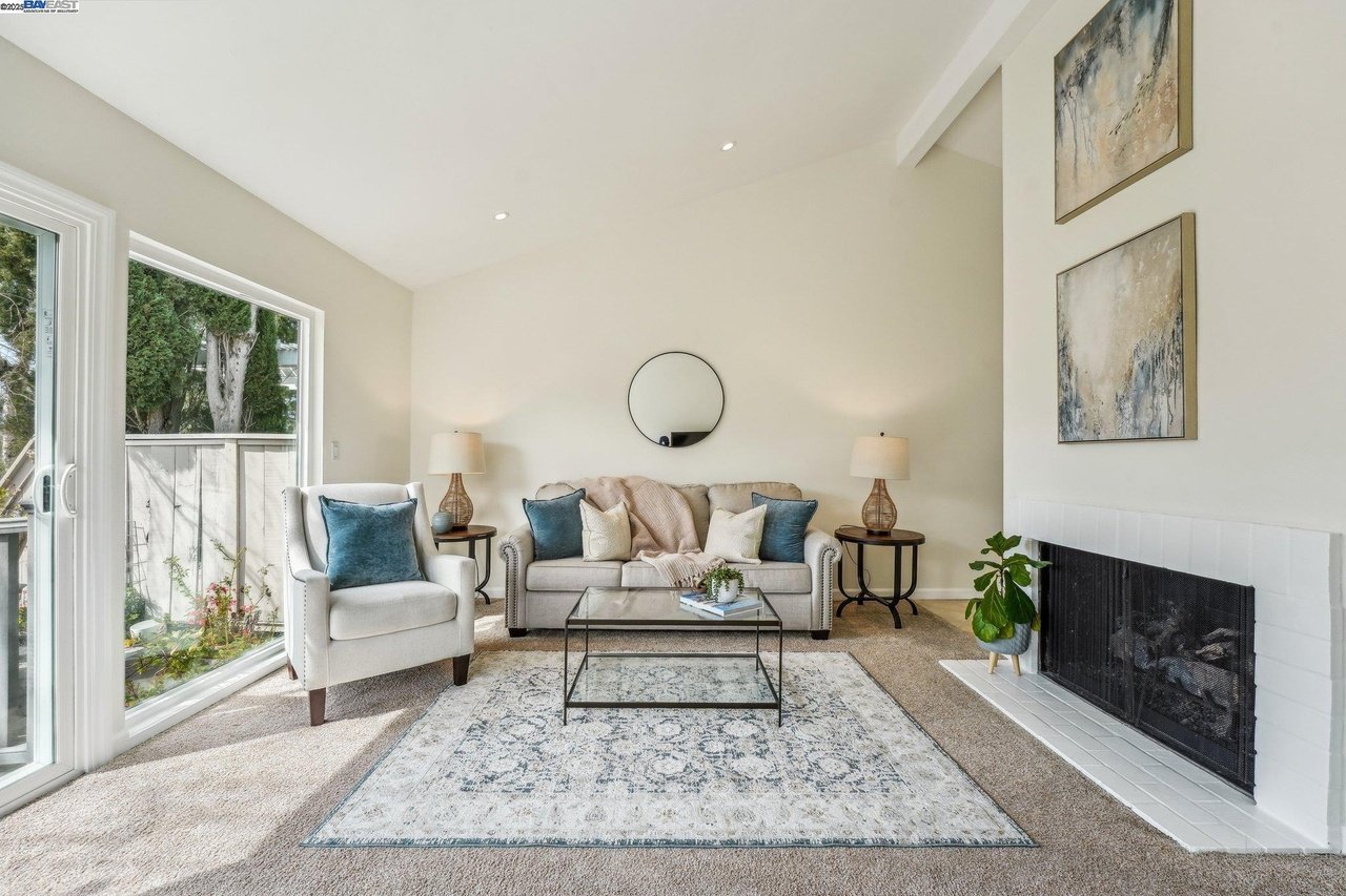2119 Presidio Ct