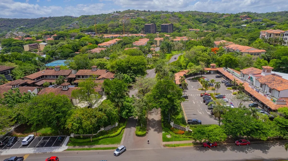 Pacifico Townhouse #101