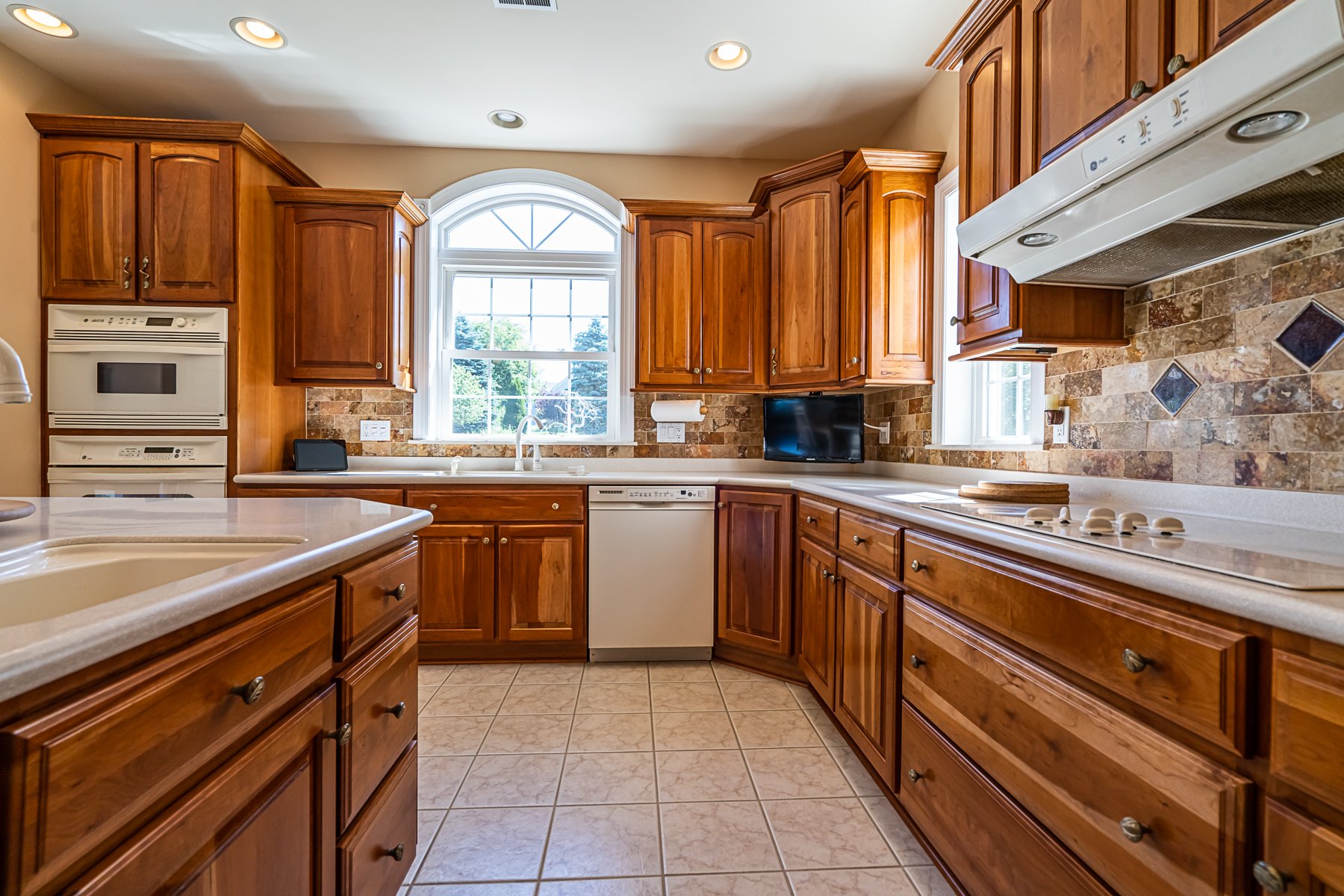 2237 Apple Road