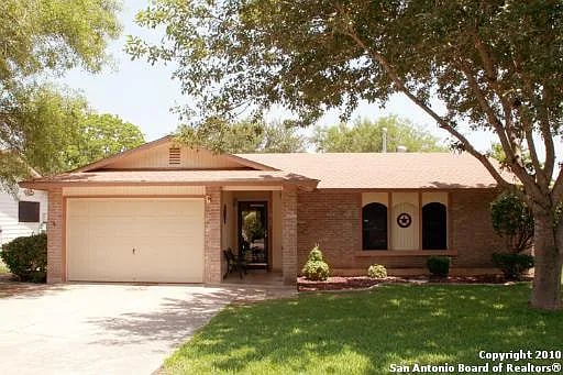 9828 W Meadow Hl