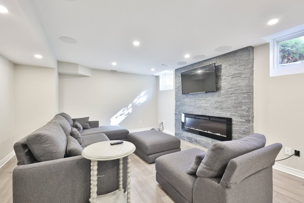 2151 Bingley Cres