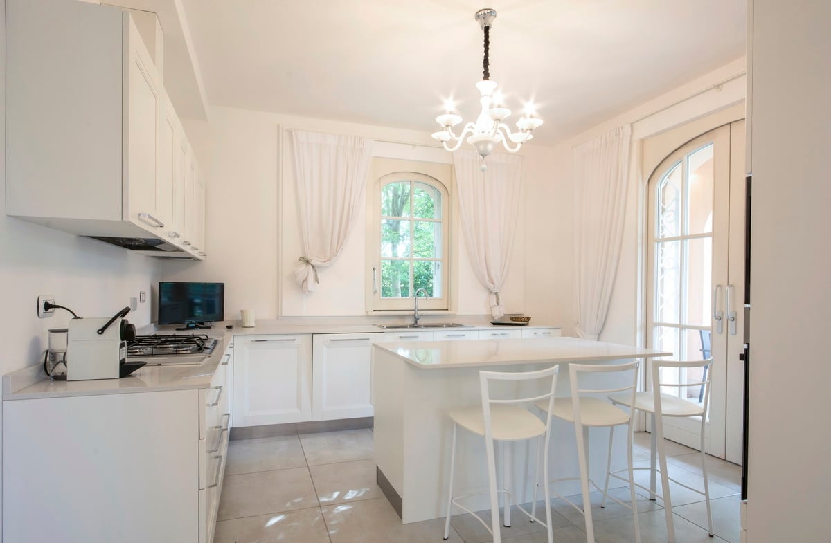 New Luxury Villa with Large Pool and Gardens in Forte dei Marmi