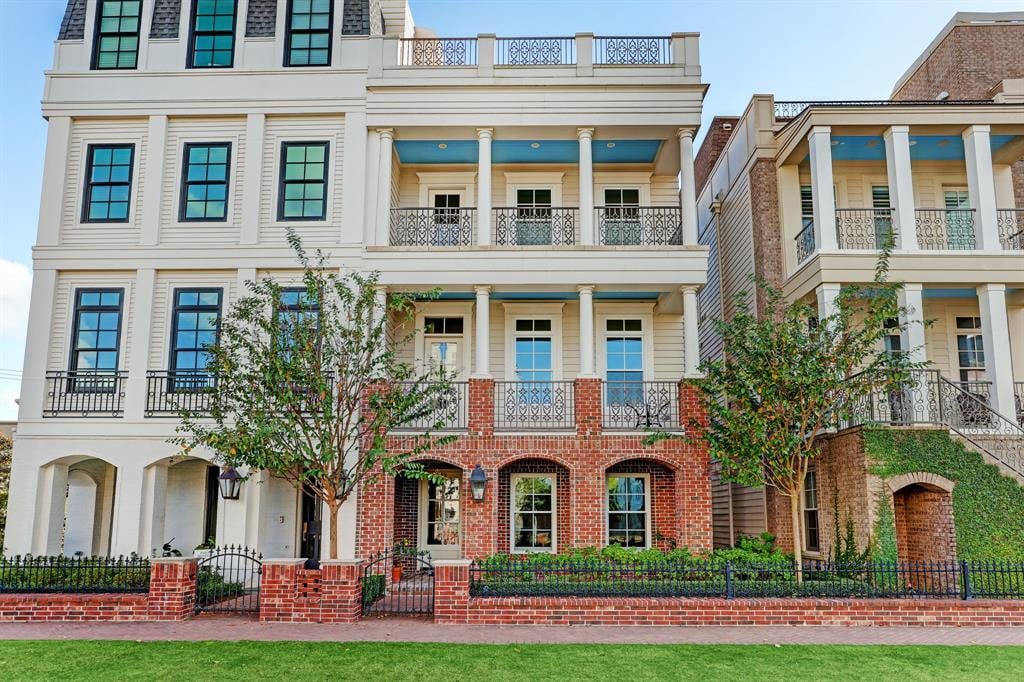 79 Crain Square Blvd