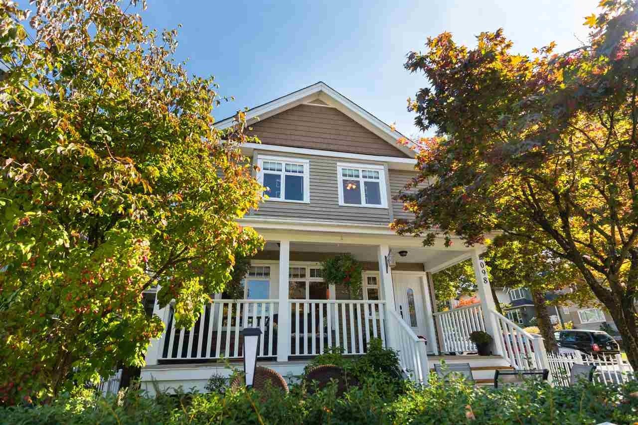 2098 Victoria Dr