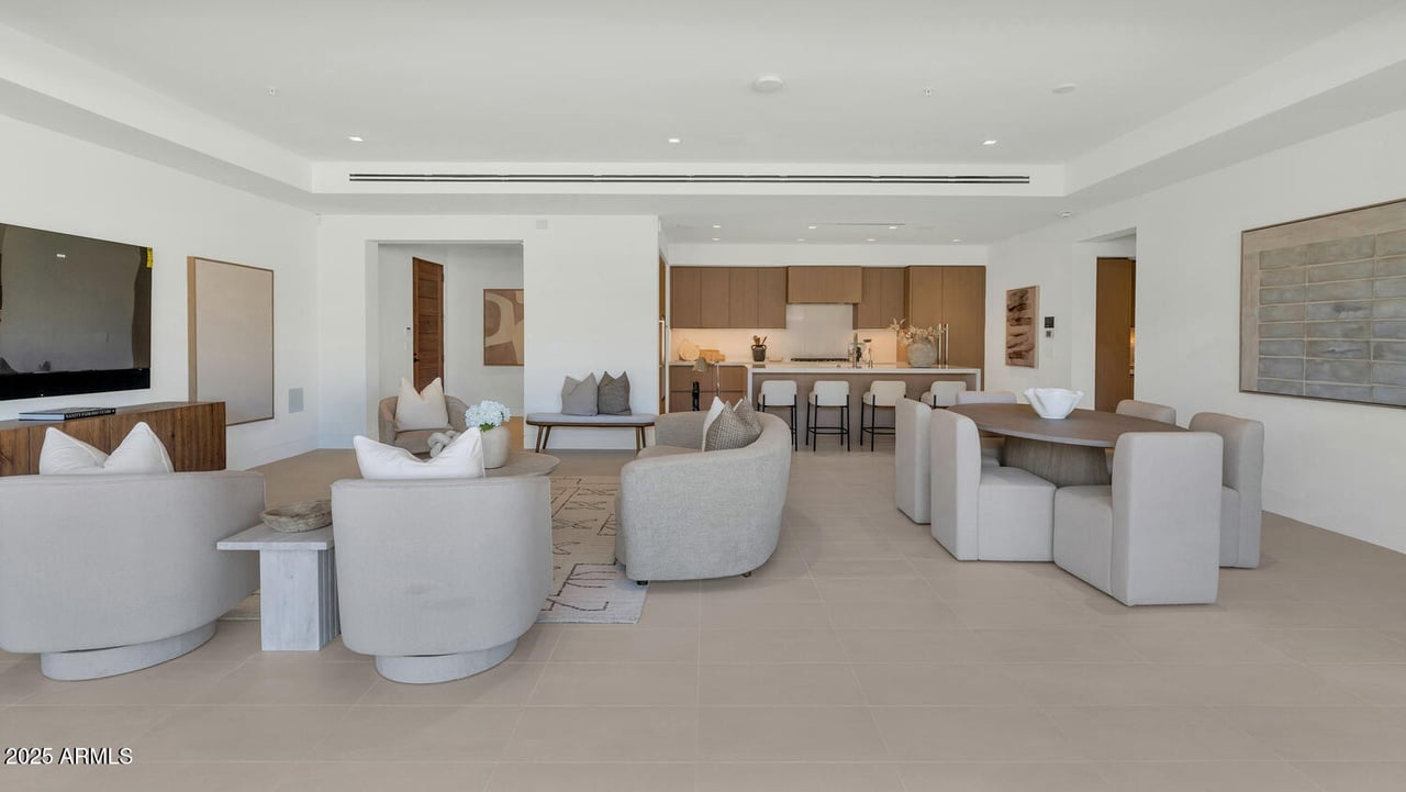 6587 N Palmeraie Blvd, #2007