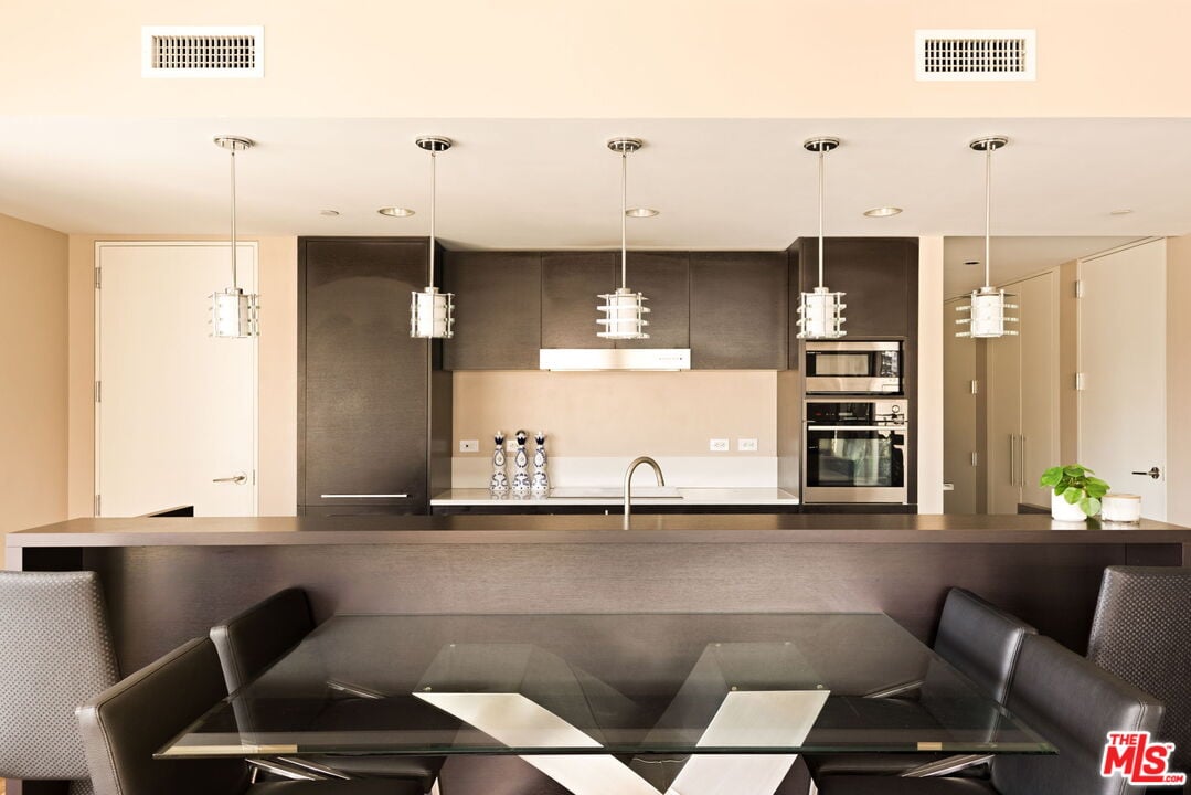 6250 Hollywood Blvd, #8A