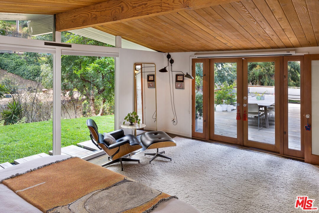 2699 La Cuesta Dr