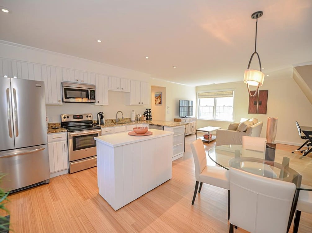 8 Puritan Dr