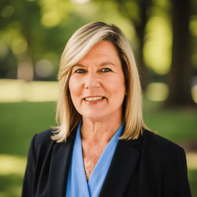 Kim Hurst Lancaster, KY Real Estate Agent Headshot