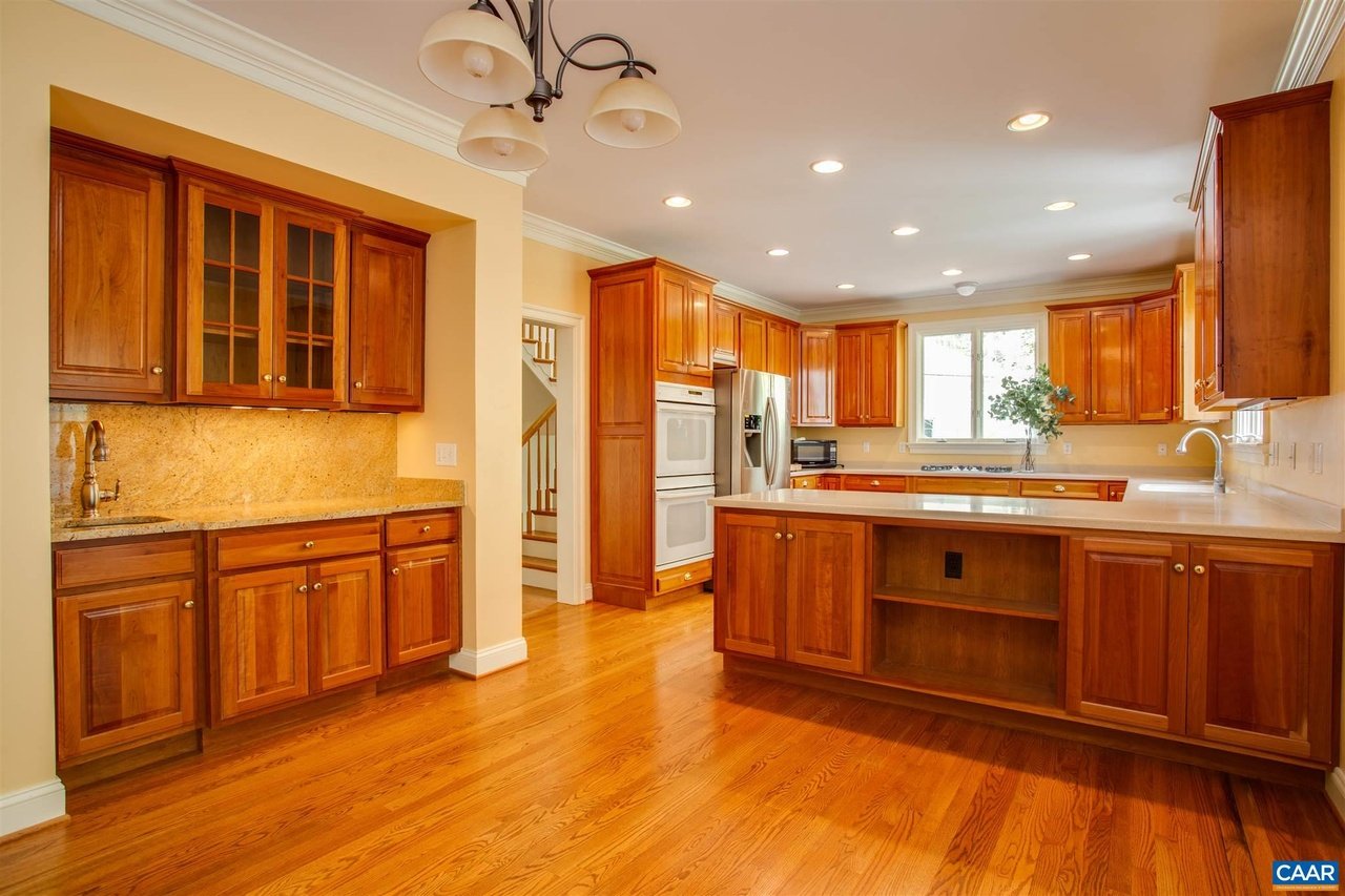 3215 Heathcote Ln