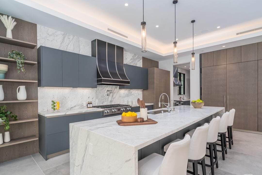 Silverreach Pavilion, N Hillcrest Rd, 90210