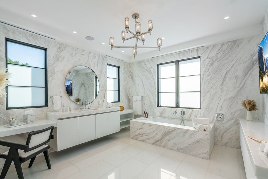 Silverreach Pavilion, N Hillcrest Rd, 90210