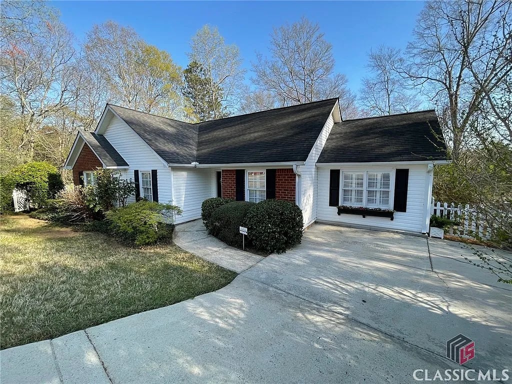 125 Spring Lake Pointe