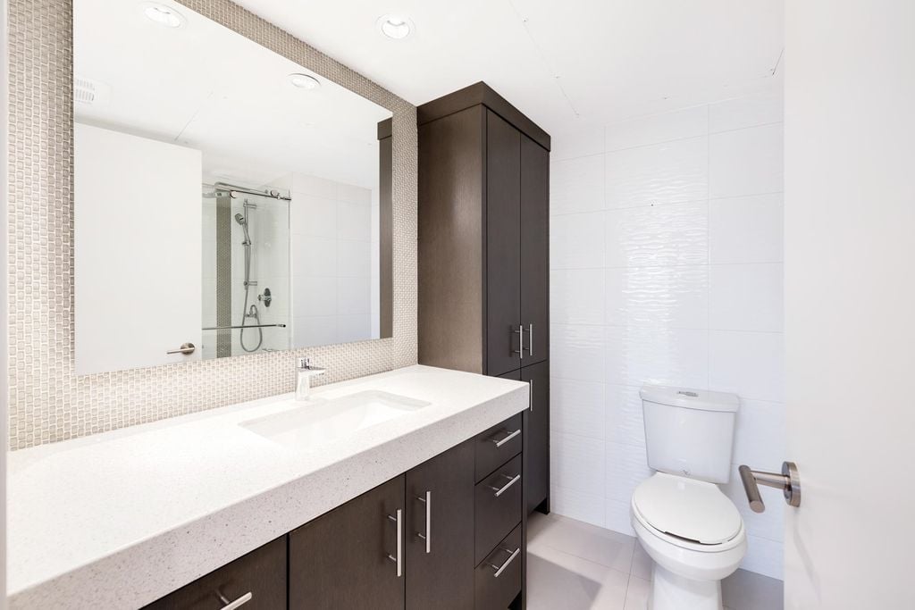 2135 Argyle Ave, #905