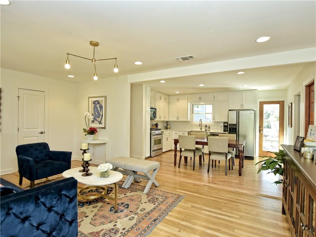Remodeled Crestview Bungalow on .28Acre Lot
