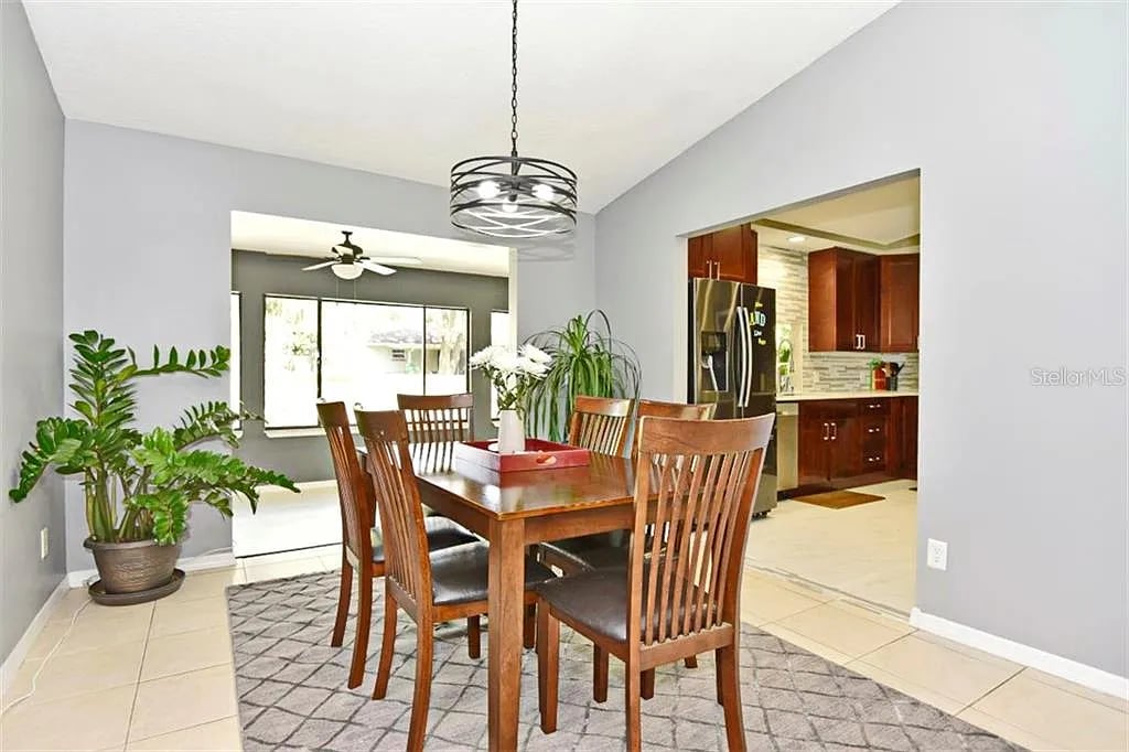 363 Banyan Dr