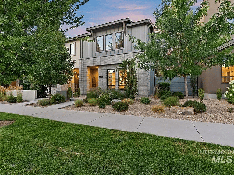 3948 E Parkcenter Blvd