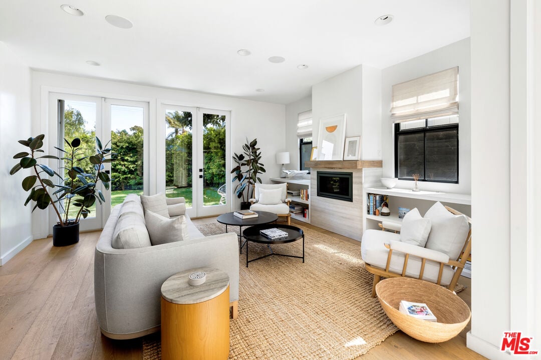 1088 Marco Pl