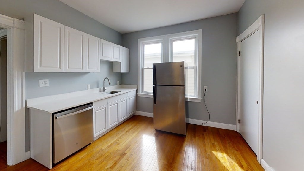 381-383 Cardinal Medeiros Ave #3F