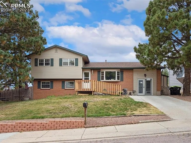 5410 Escondido Dr