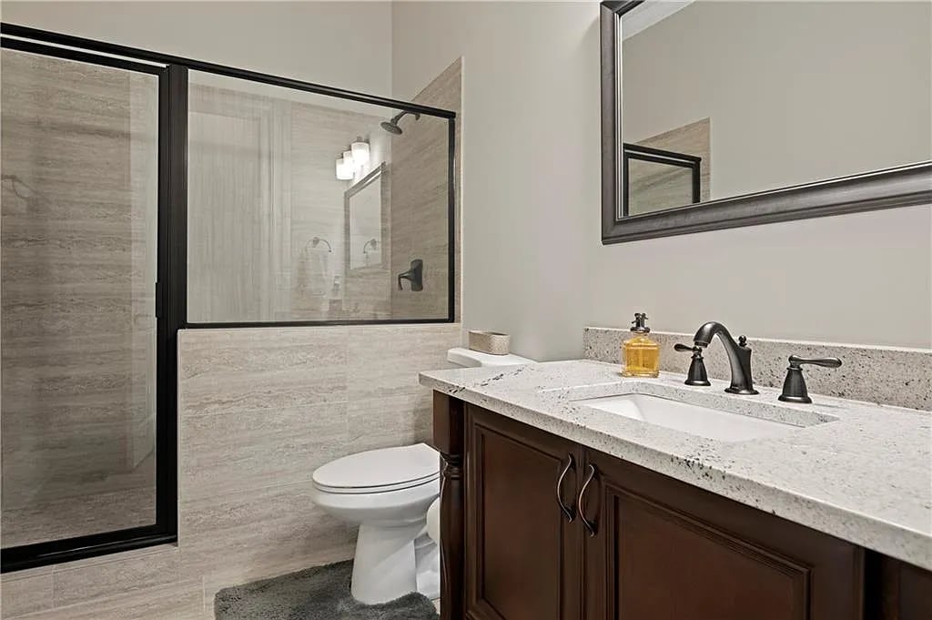 1555 Northcliff Trce